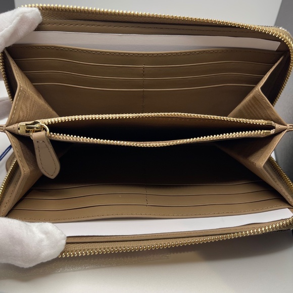 Burberry Check Large Zip Around Wallet - MSRP $630 - NWT - Picture 3 of 9